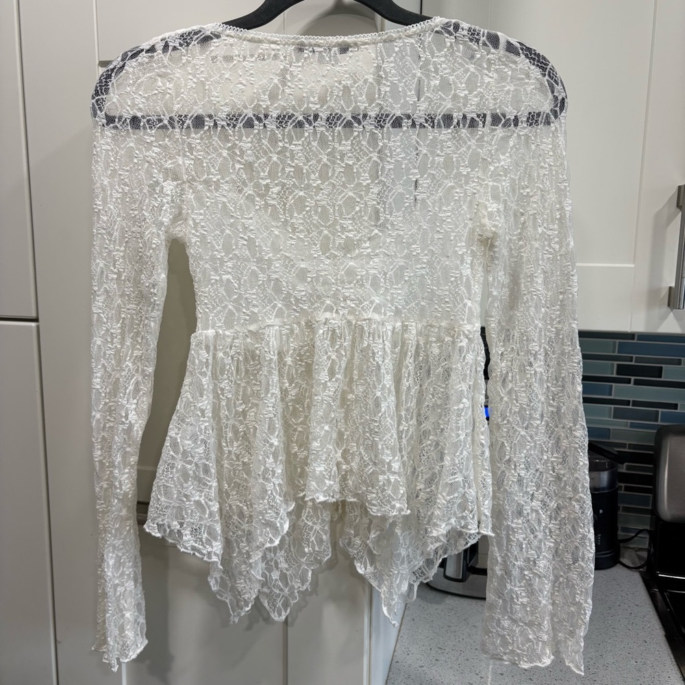 Kimchi Blue sheer lace long sleeve top - Picture 5 of 5